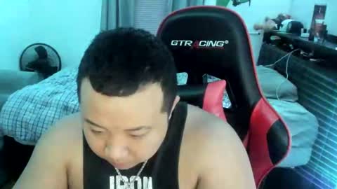 buffsexyman24 online show from 8, 3, 2025