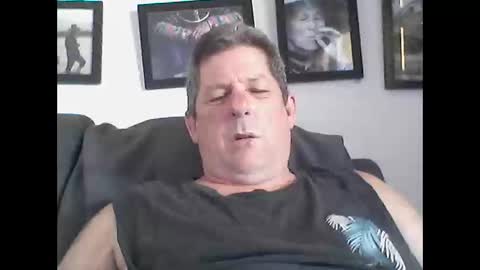 Snapshot of buggalugs1963 chatting on 6, 1, 2026 Bugs online show from 6, 1, 2026