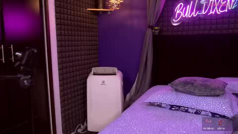 Snapshot of bull_vixen2001 chatting on 26, 5, 2026 Bunny and The Rock online show from 26, 5, 2026