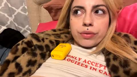 Bunnyaliengirl online show from 17, 1, 2025