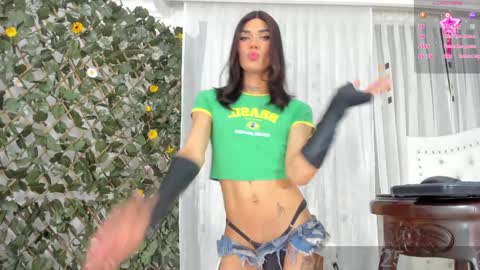 Snapshot of bunnyhots chatting on 27, 1, 2025 Angela Santini online show from 27, 1, 2025