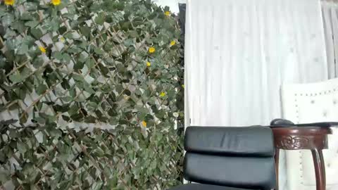 Snapshot of bunnyhots chatting on 23, 2, 2025 Angela Santini online show from 23, 2, 2025