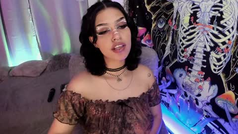   online show from 21, 12, 2024