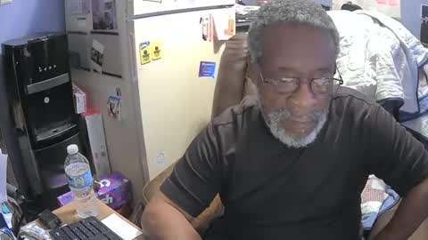 bushhunter23 online show from 9, 1, 2025