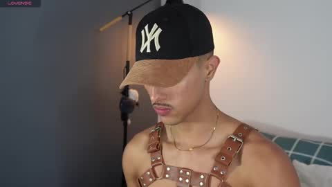 Buster independent model online show from 11, 10, 2025