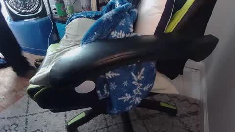 Busting online show from 3, 3, 2026