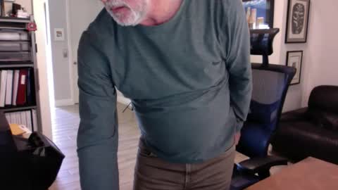 Snapshot of bustinout99 chatting on 6, 2, 2026 afternoon wood online show from 6, 2, 2026