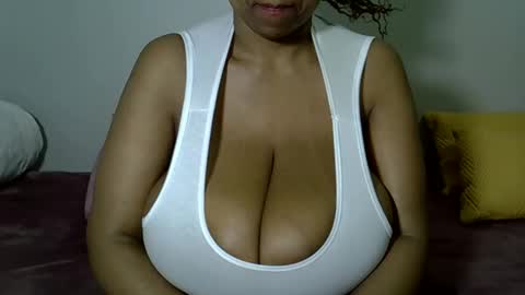 bustytessa37 online show from 12, 5, 2026