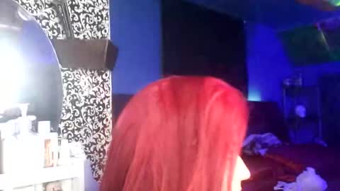 busybee83 online show from 29, 1, 2025