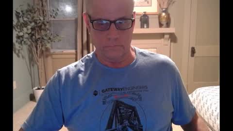 Snapshot of buttnakedfun954737 chatting on 2, 2, 2025 Miles online show from 2, 2, 2025