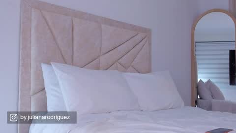    online show from 14, 4, 2026