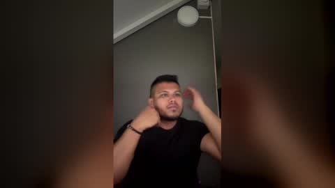 Snapshot of caballero_____ chatting on 2, 4, 2026 INSTAGRAM CABALLERO 1998 online show from 2, 4, 2026