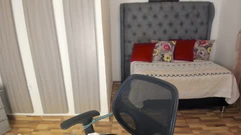 caitlingomez0 online show from 30, 3, 2026