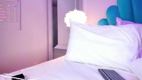 Caitlyn  online show from 6, 3, 2025