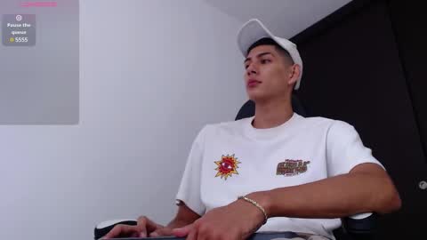 Snapshot of calavalerio chatting on 11, 2, 2025 Valerio online show from 11, 2, 2025