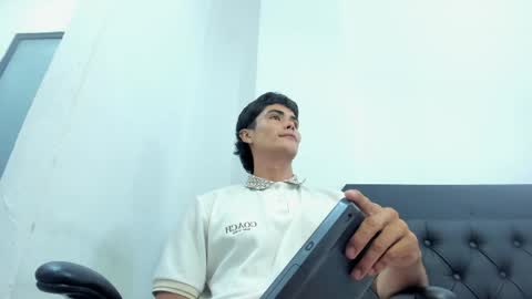 Snapshot of caliboyheat chatting on 27, 5, 2026 caliboyheat online show from 27, 5, 2026