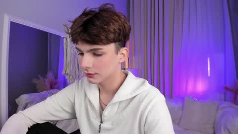 Snapshot of call__me_leo chatting on 6, 12, 2024 Call me Leo online show from 6, 12, 2024