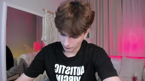Snapshot of call__me_leo chatting on 8, 12, 2024 Call me Leo online show from 8, 12, 2024