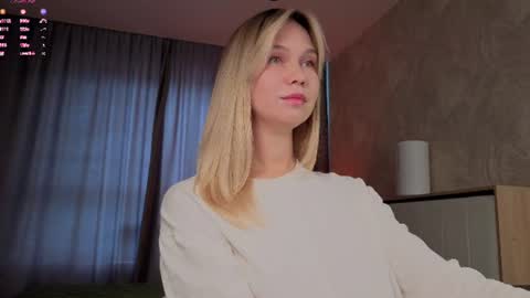 Snapshot of call__me_mommy_ chatting on 23, 7, 2026 Nancy Please thumbs up me online show from 23, 7, 2026