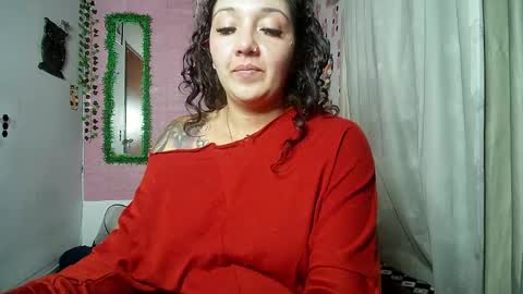 Snapshot of callme_lolas chatting on 28, 4, 2026 paula online show from 28, 4, 2026