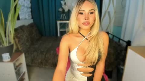 Snapshot of callmebythename_daisy chatting on 28, 5, 2026 A STINGY MAN IS A SIGN OF UNWELLINGNESS. online show from 28, 5, 2026