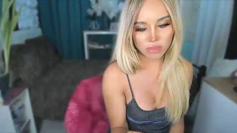 Snapshot of callmebythename_daisy chatting on 11, 6, 2026 A STINGY MAN IS A SIGN OF UNWELLINGNESS. online show from 11, 6, 2026