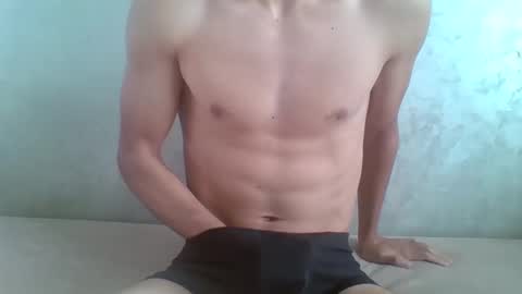 Snapshot of calvin_sexy_arab chatting on 23, 12, 2024 calvin_sexy_arab online show from 23, 12, 2024