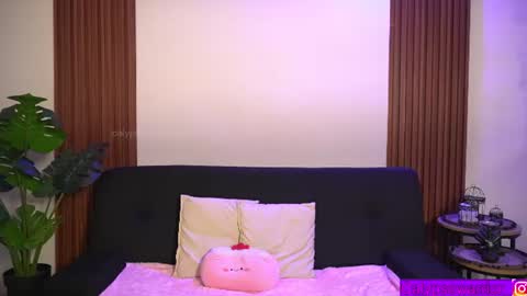 Snapshot of calypso_and_ge1 chatting on 4, 8, 2026 Calypso and Kayla online show from 4, 8, 2026