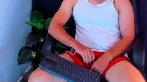 Snapshot of camara110 chatting on 6, 12, 2024 camara110 online show from 6, 12, 2024