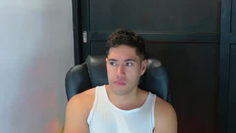 Snapshot of camara110 chatting on 14, 10, 2025 camara110 online show from 14, 10, 2025