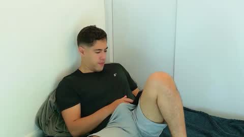 Snapshot of camara110 chatting on 8, 11, 2025 camara110 online show from 8, 11, 2025