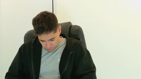 Snapshot of camara110 chatting on 11, 11, 2025 camara110 online show from 11, 11, 2025