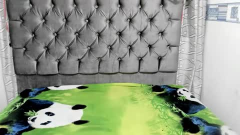 Snapshot of cameron_20_ chatting on 21, 10, 2025 cameron_20_ online show from 21, 10, 2025