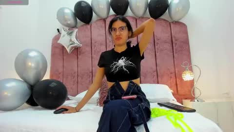 Snapshot of cameron_cutee chatting on 1, 10, 2025 Cameron Cutee online show from 1, 10, 2025
