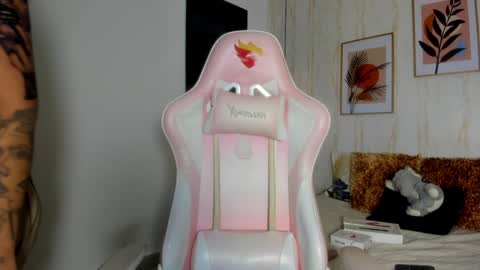 Cameron  online show from 27, 1, 2025