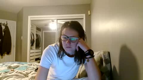 Snapshot of camforfunmoment chatting on 4, 11, 2025 camforfunmoment online show from 4, 11, 2025