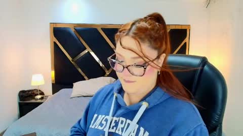 Snapshot of camiila_osorio chatting on 8, 6, 2026 Camila Osorio online show from 8, 6, 2026