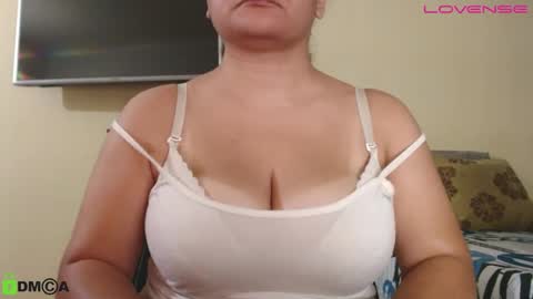 Snapshot of camiilahotxxx chatting on 9, 9, 2025 Camila online show from 9, 9, 2025