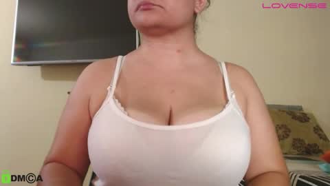 Snapshot of camiilahotxxx chatting on 20, 9, 2025 Camila online show from 20, 9, 2025