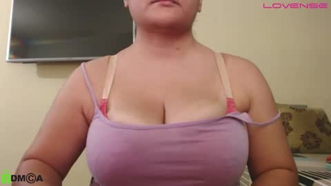 Snapshot of camiilahotxxx chatting on 22, 9, 2025 Camila online show from 22, 9, 2025