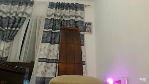 Instagram camila blande1 online show from 29, 6, 2026