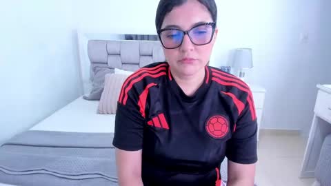 Snapshot of camila_buitrago chatting on 29, 5, 2026 Camila buitrago online show from 29, 5, 2026