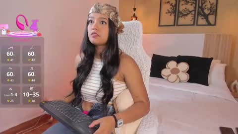 Snapshot of camila_bustamante_ chatting on 1, 10, 2025 camila_bustamante_ online show from 1, 10, 2025