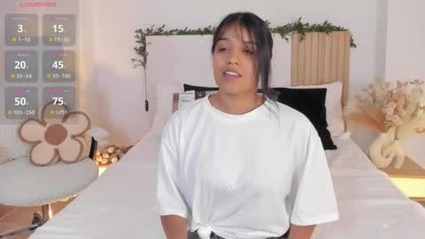 Snapshot of camila_bustamante_ chatting on 19, 1, 2026 camila_bustamante_ online show from 19, 1, 2026