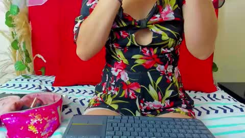 Snapshot of camila_collins7 chatting on 23, 10, 2025 camila_collins7 online show from 23, 10, 2025