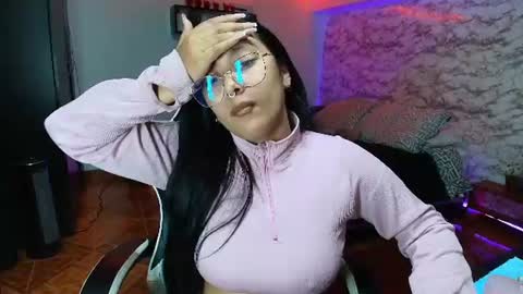 Snapshot of camila_iroose chatting on 5, 8, 2026 Camila Roose online show from 5, 8, 2026