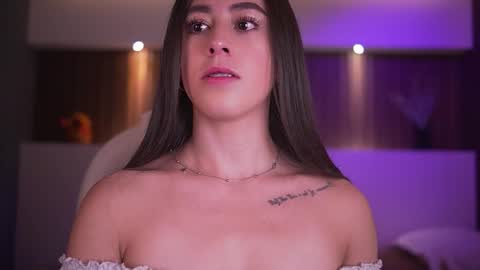 camila_martinez9 online show from 20, 11, 2025