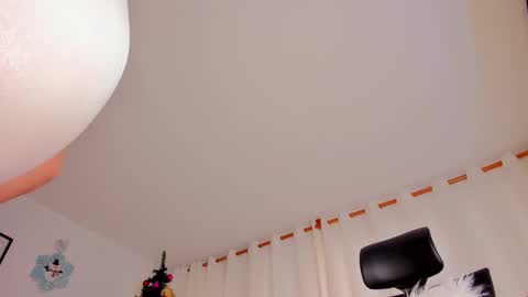 CamilaMendez--- online show from 24, 12, 2024