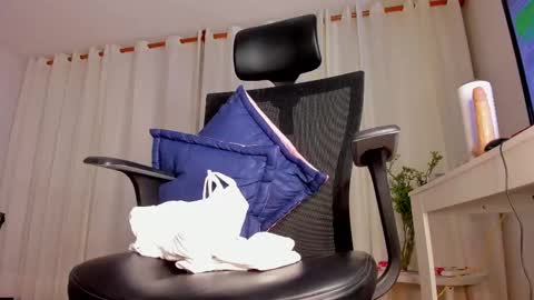 CamilaMendez--- online show from 15, 2, 2025