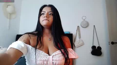 camila_torresss online show from 12, 11, 2025